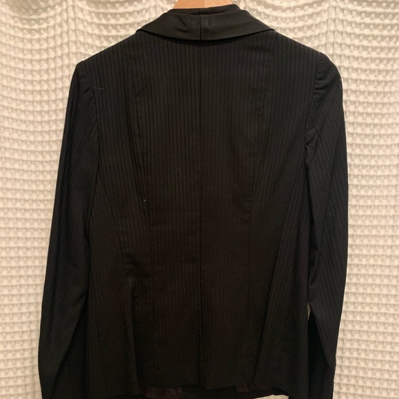 Nanette Lepore 3 button blazer with bow. - Picture 2 of 3